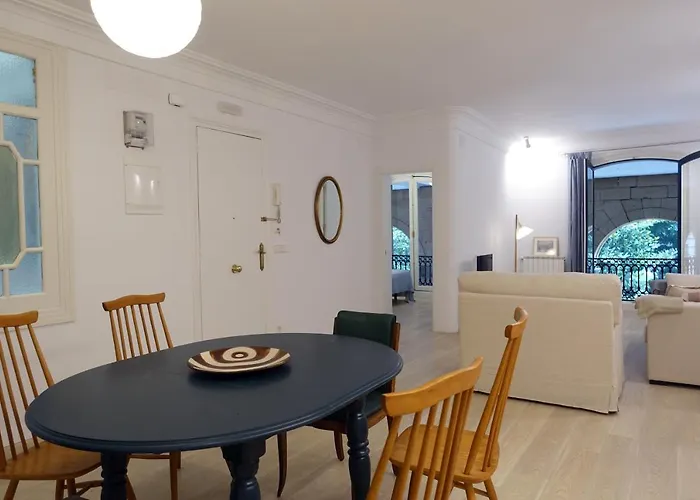 Arch. * San Sebastian